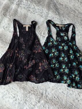 American Rag Cie Racerback Tank Tops - M L